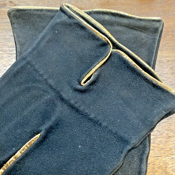 Vintage Black Suede Ladies Dressy Wrist Gloves Gold Metallic Trim Mid Century - Picture 8 of 8